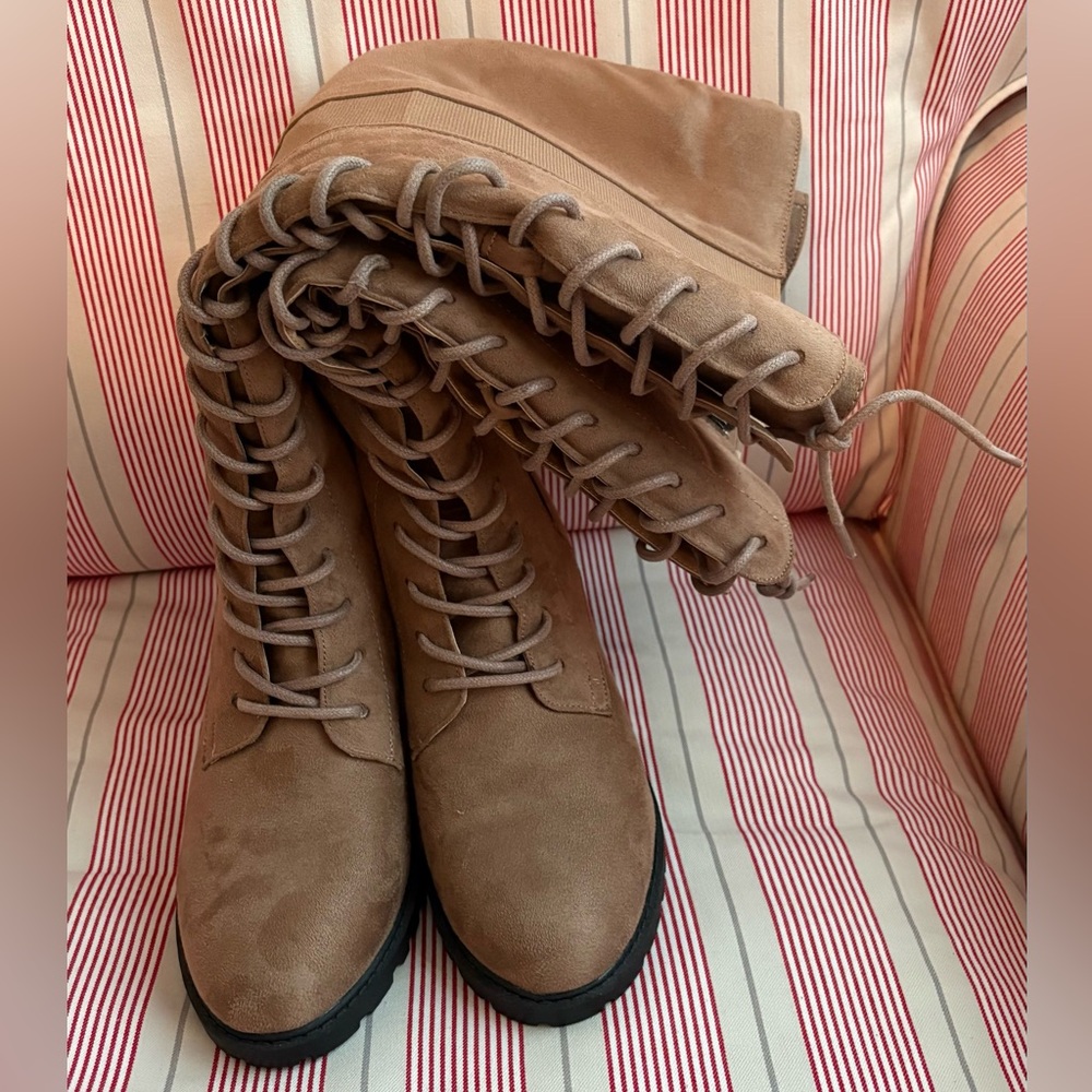 Journee Collection Women’s Jenicca Lug Sole Knee-High Lace-Up Boots - BRAND NEW!